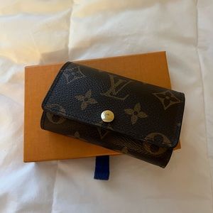 Louis Vuitton 6 Key Holder